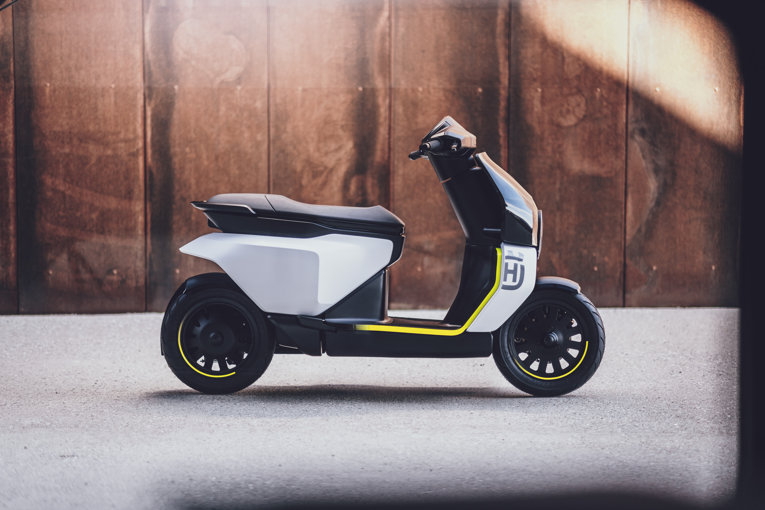 Husqvarna E-Pilen - Electric Moped 2024